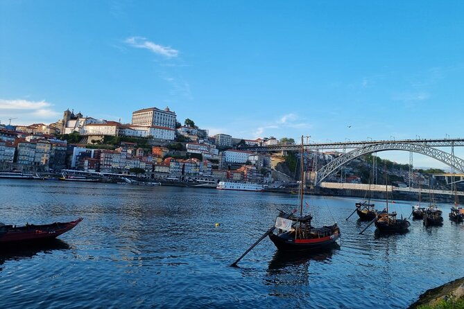 fado-tour-with-guide-dinner-live-show-in-porto-2