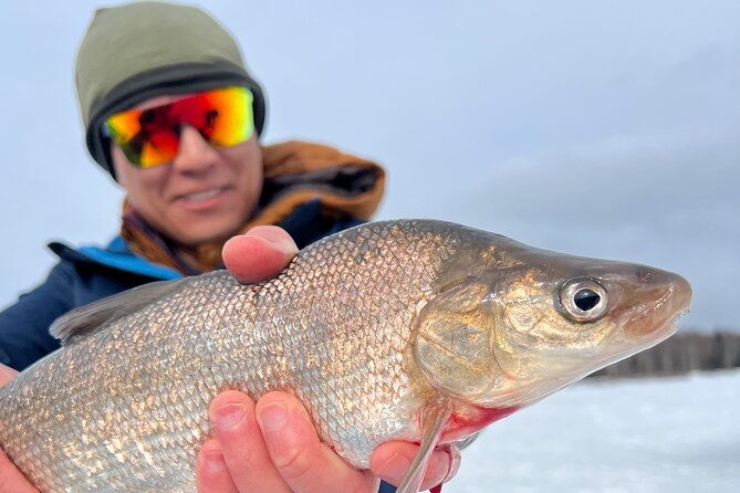 fairbanks-ice-fishing-with-transportation