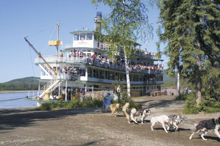 fairbanks-riverboat-cruise-and-local-village-tour