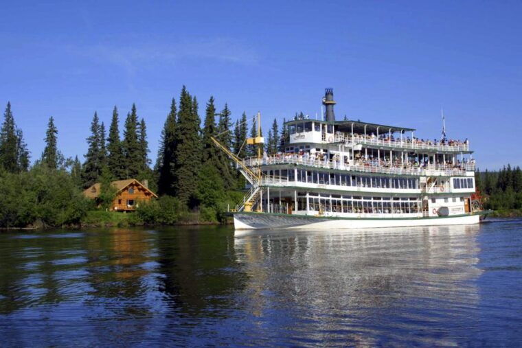 fairbanks-riverboat-cruise-and-local-village-tour