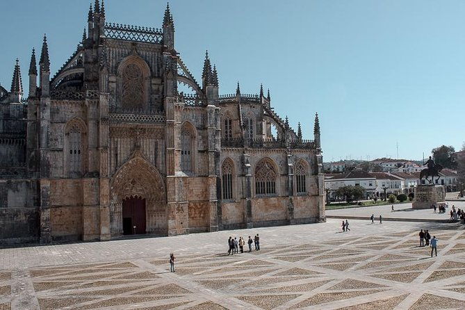 faith-and-heritage-fatima-batalha-nazare-and-obidos-private-tour-from-lisbon