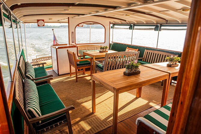 fall-foliage-cruise-on-yacht-full-moon-from-chelsea-piers