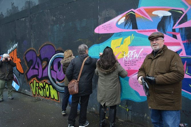 falls-road-murals-walking-tour-with-former-prisoners-2