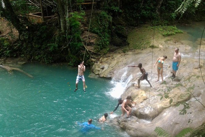 falmouth-shore-excursion-blue-hole-white-river-tubing