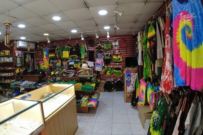 falmouth-to-ocho-rios-guided-tour-dunns-river-falls-shopping