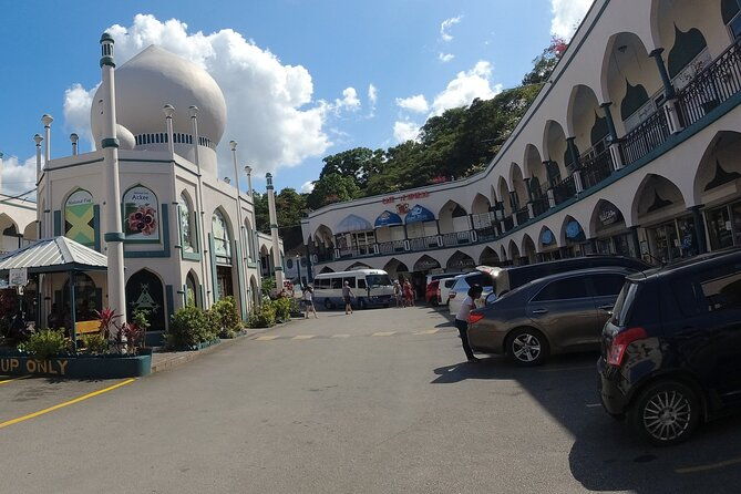 falmouth-to-ocho-rios-guided-tour-dunns-river-falls-shopping