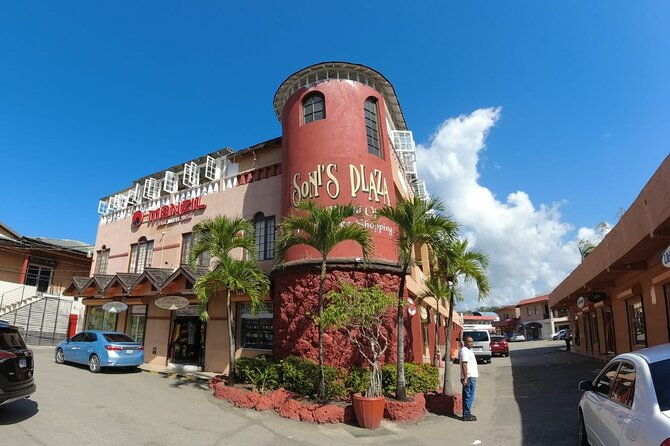 falmouth-to-ocho-rios-guided-tour-dunns-river-falls-shopping