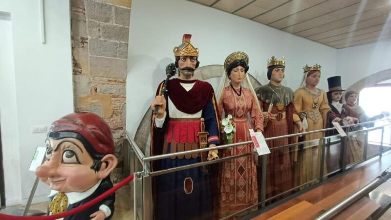 familly-friendly-tailored-tapas-giants-scavenger-hunts