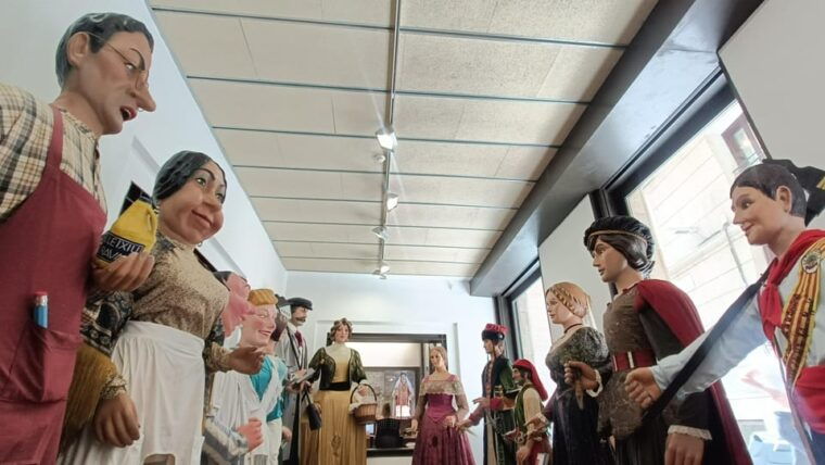 familly-friendly-tailored-tapas-giants-scavenger-hunts