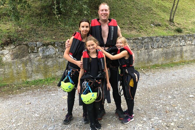 family-canyoning-2