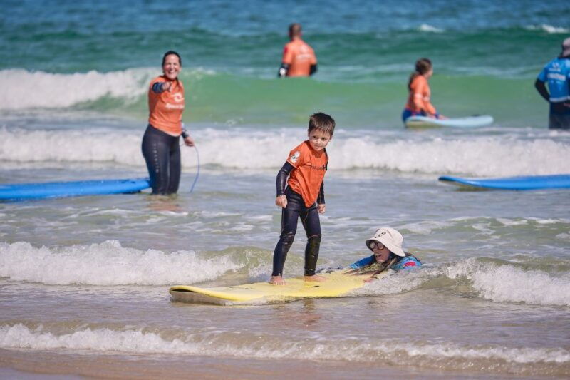 family-children-surf-lesson