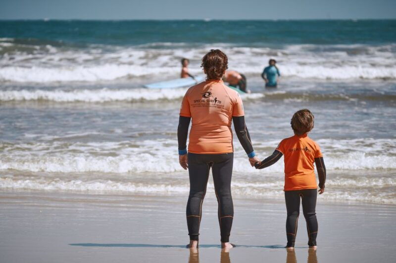family-children-surf-lesson