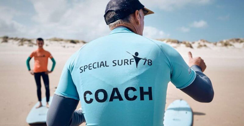 family-children-surf-lesson