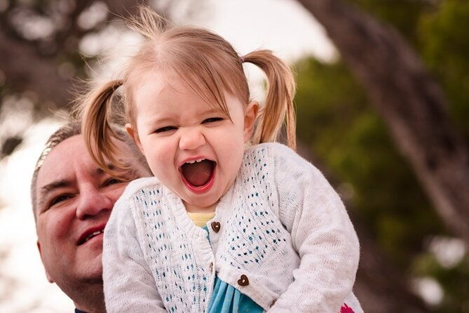 family-couple-photoshoot-with-a-professional-photographer