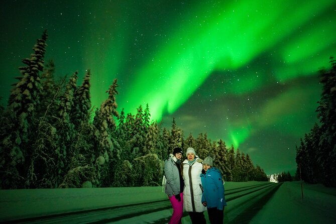 family-friendly-northern-lights-adventure-from-rovaniemi-2