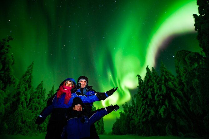 family-friendly-northern-lights-adventure-from-rovaniemi-2