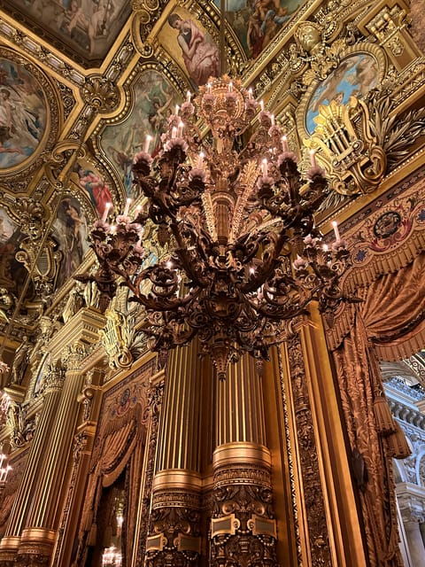 family-friendly-treasure-hunt-at-opera-garnier