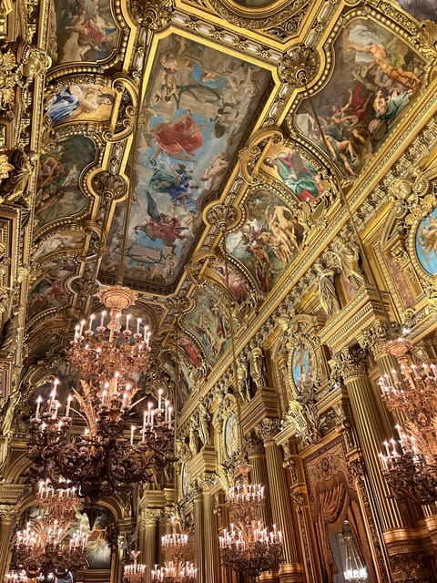 family-friendly-treasure-hunt-at-opera-garnier