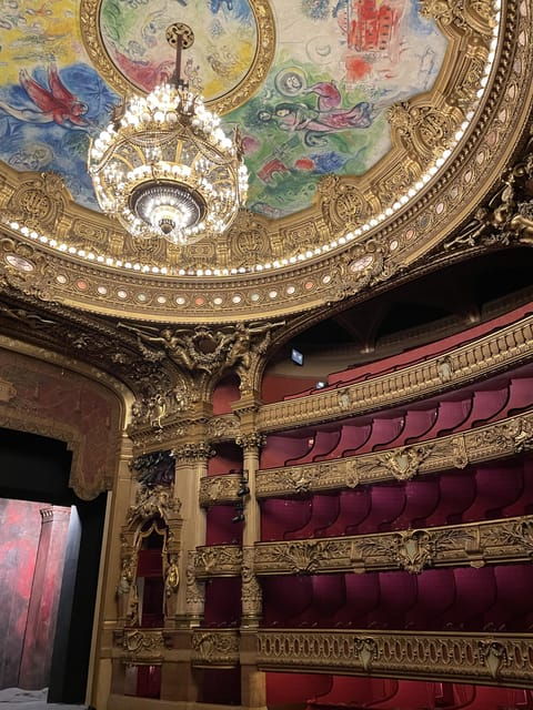 family-friendly-treasure-hunt-at-opera-garnier