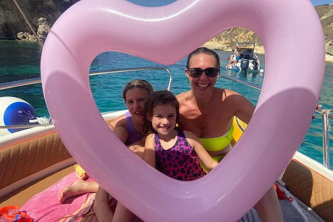 family-private-boat-trip-blue-lagoon-malta-comino-gozo