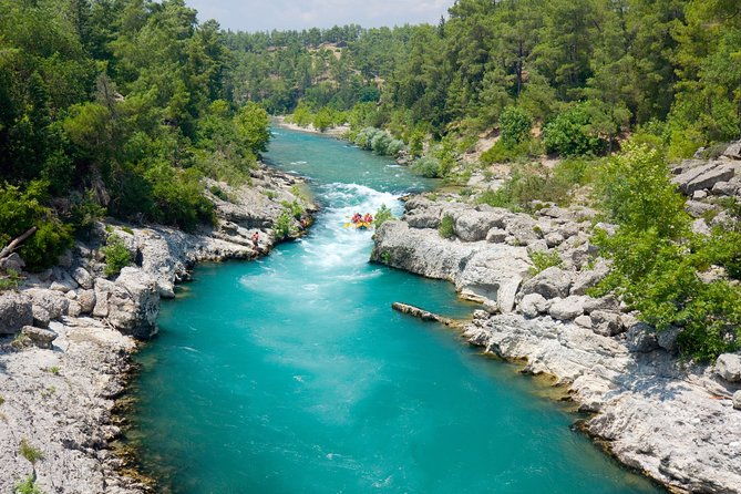 family-rafting-trip-at-koprulu-canyon-from-antalya-2