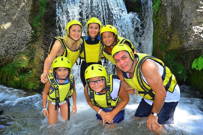 family-rafting-trip-at-koprulu-canyon-from-side