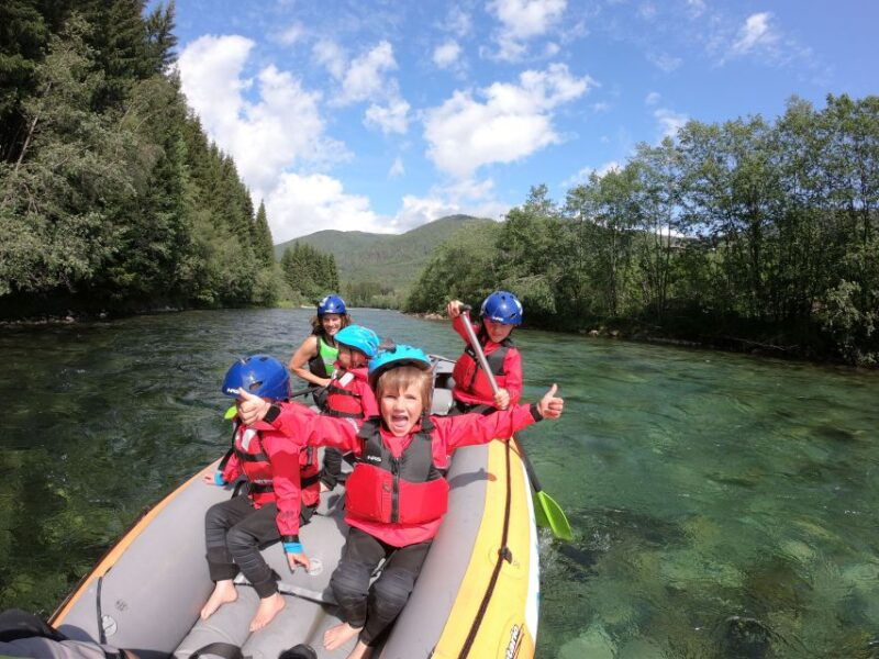 family-rafting-voss