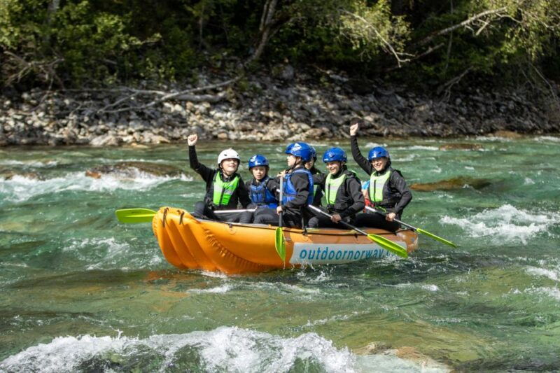 family-rafting-voss