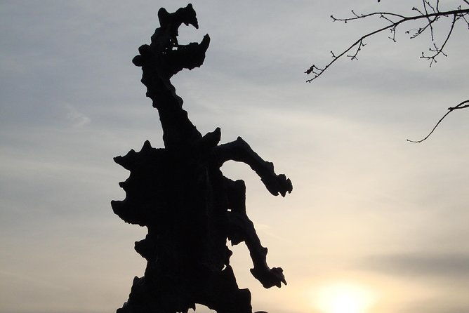 family-tour-of-krakow-old-town-with-sweets-factory-cruise