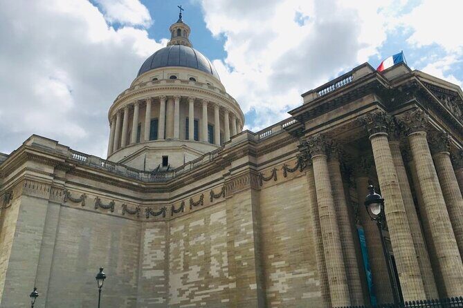 Family treasure hunt from the Panthéon to the Louvre - The Value of This Experience