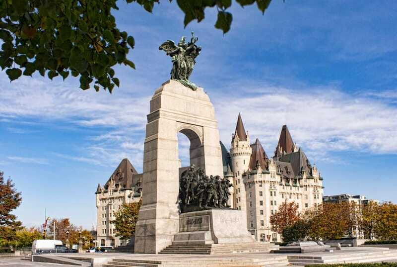 family-walking-tour-in-ottawa-special-highlights