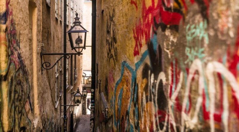 family-walking-tour-of-stockholms-old-town-junibacken