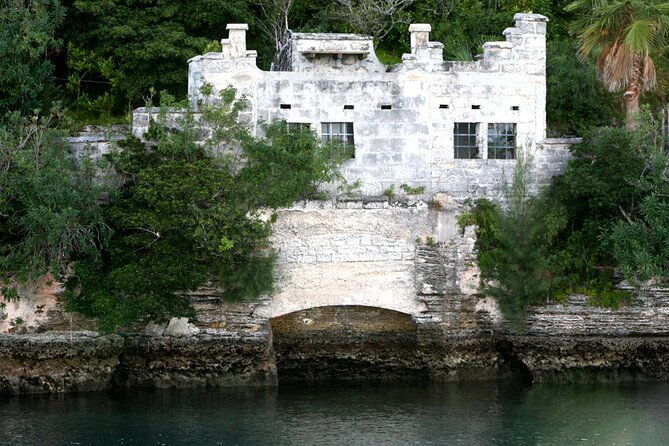 famous-homes-and-hideaways-cruise-in-bermuda