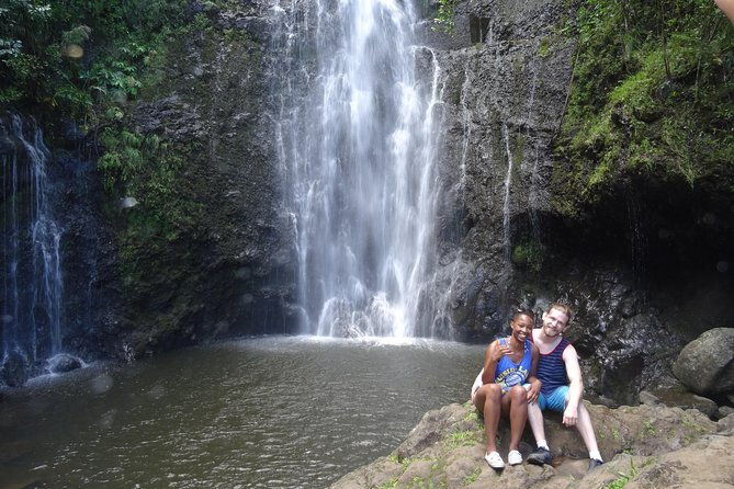 famous-road-to-hana-waterfalls-and-lunch-by-mercedes-van