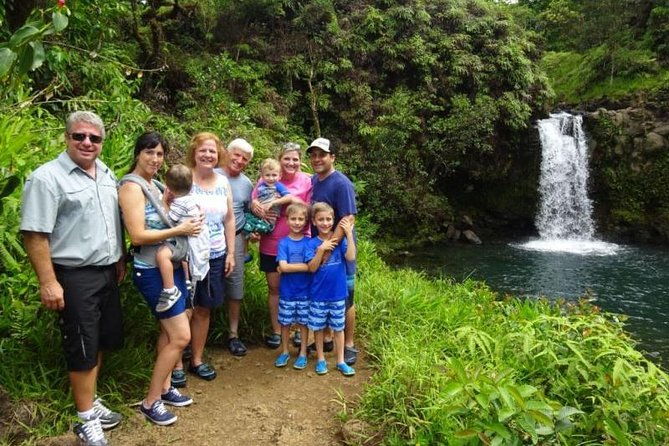 famous-road-to-hana-waterfalls-and-lunch-by-mercedes-van