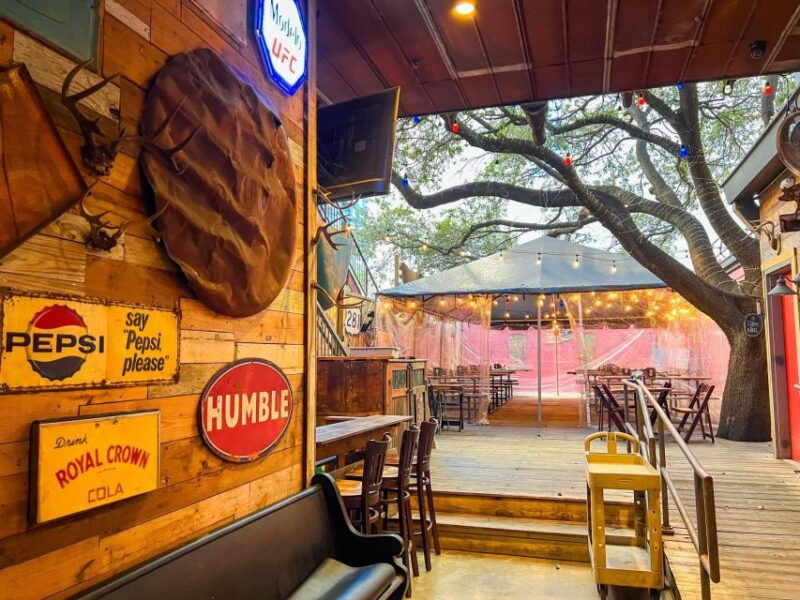 famous-texas-bbq-food-tour-in-austin