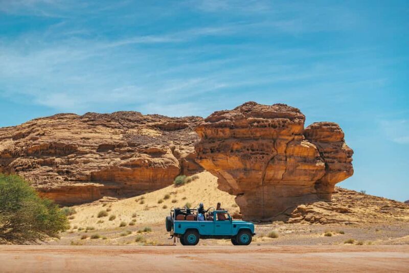 Fancy Tour of Hegra in a Vintage Land Rover - Exploring Hegra: What You Can Expect