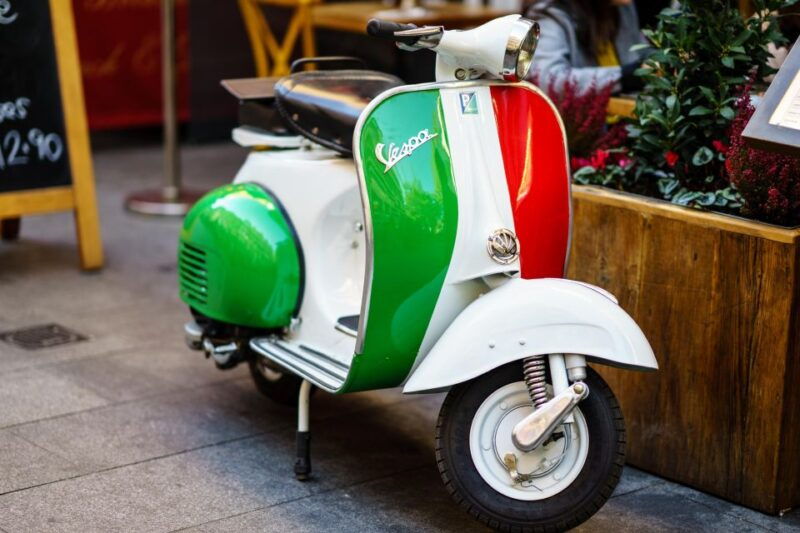 fantastic-vespa-tour-with-driver-in-rome