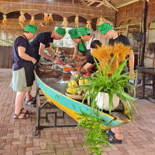 farming-local-market-cooking-class-in-tra-que-vegetable