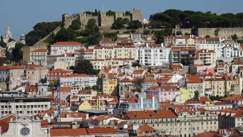 Faro to Lisbon with 2-Hour Sightseeing Stop in Évora - The Journey from Faro to Lisbon: A Comfortable Start