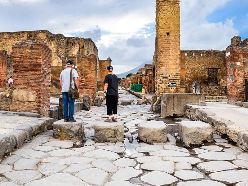 fascinating-excursion-through-pompeii-and-vesuvius