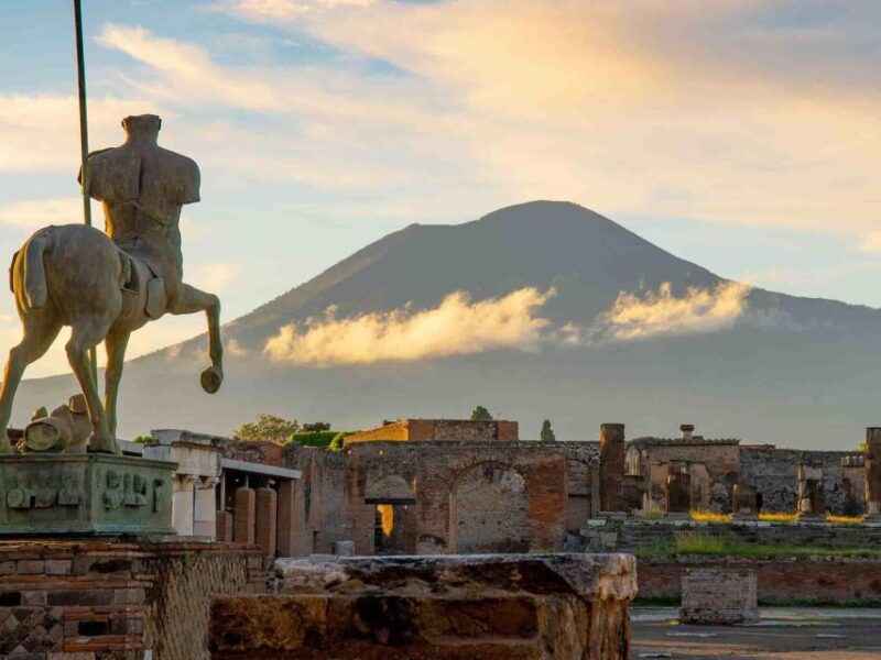 fascinating-excursion-through-pompeii-and-vesuvius