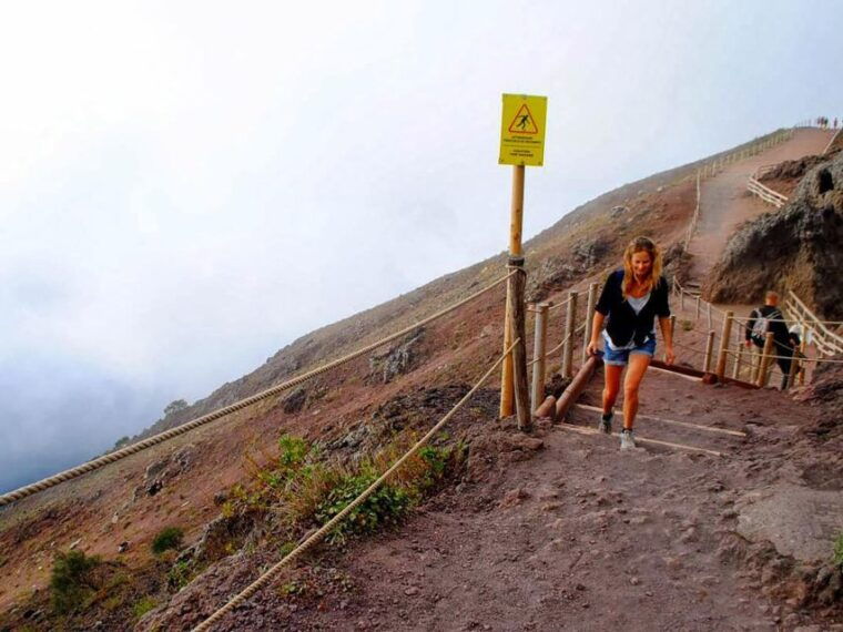 fascinating-excursion-through-pompeii-and-vesuvius