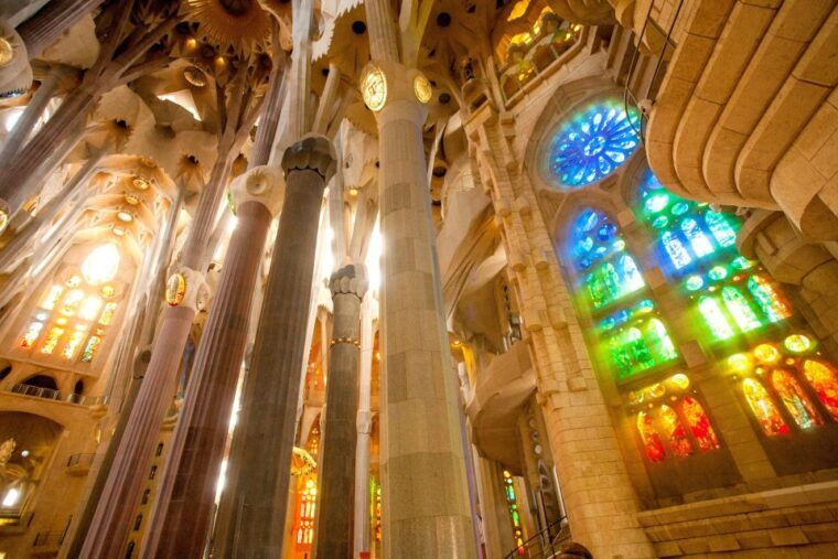 fast-track-access-sagrada-familia-1-5-hour-guided-tour