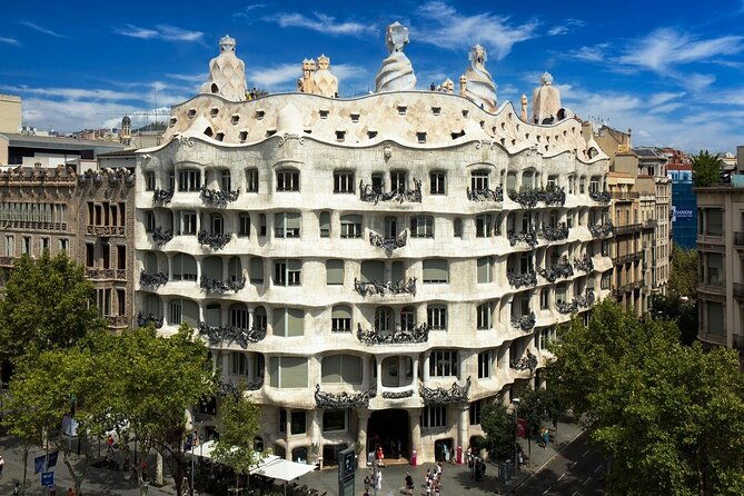 fast-track-casa-batllo-and-la-casa-mila-guided-tour