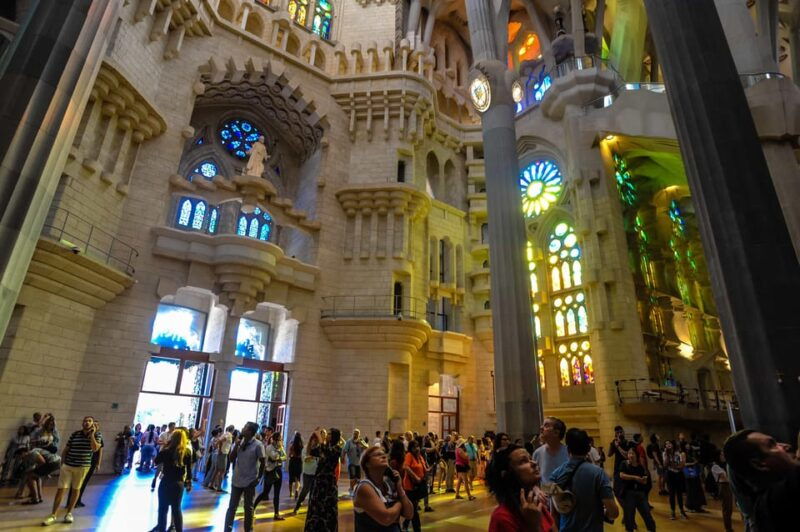 fast-track-sagrada-familia-barcelona-full-day-tour