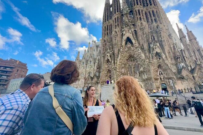 fast-track-sagrada-familia-guided-tour-3
