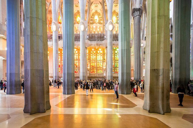 Fast Track Sagrada Familia Guided Tour - Key Points