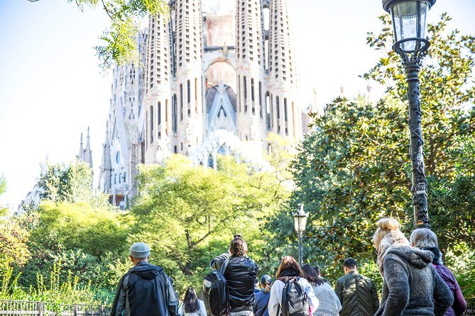 Fast Track Sagrada Familia Guided Tour - What Sets This Tour Apart?