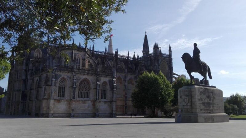 fatima-batalha-alcobaca-nazare-and-obidos-private-tour